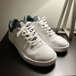 On The Roger Advantage | size 9